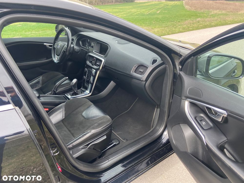 Volvo V40 D2 R Design - 5