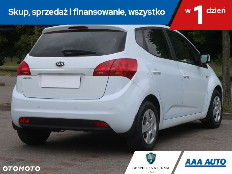 Kia Venga - 6