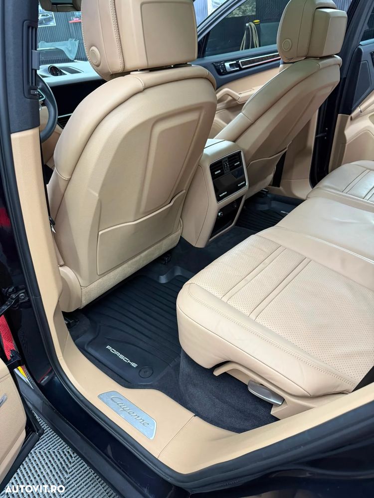 Porsche Cayenne S - 15