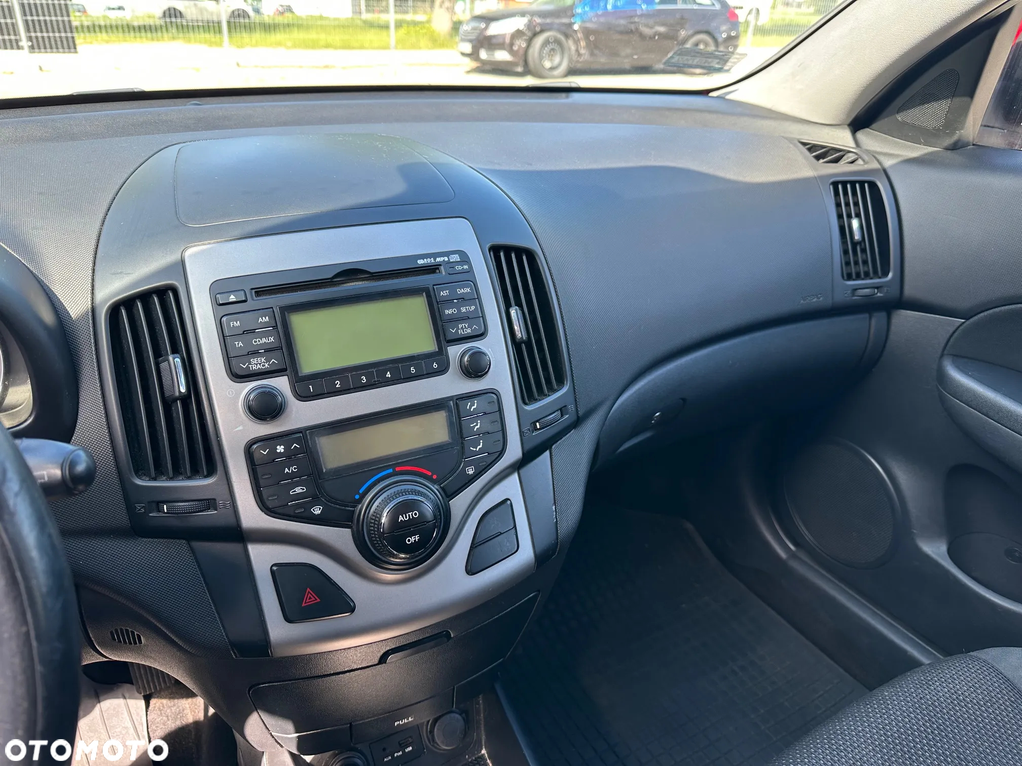 Hyundai i30 1.6 Comfort - 13