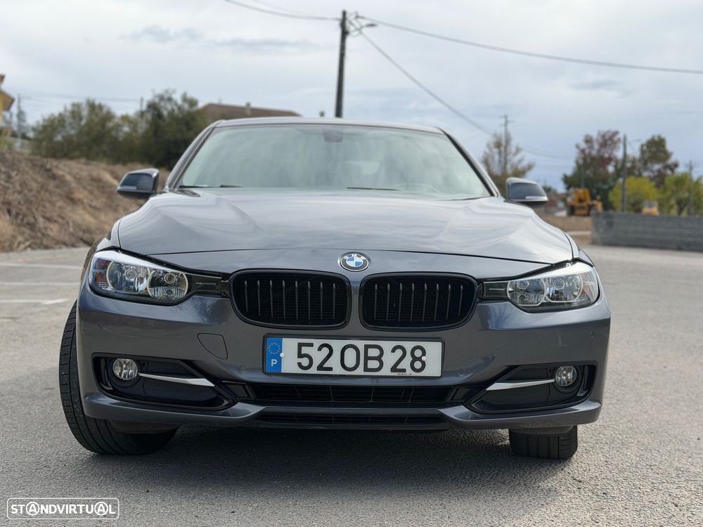 BMW 318 2013 photo 2