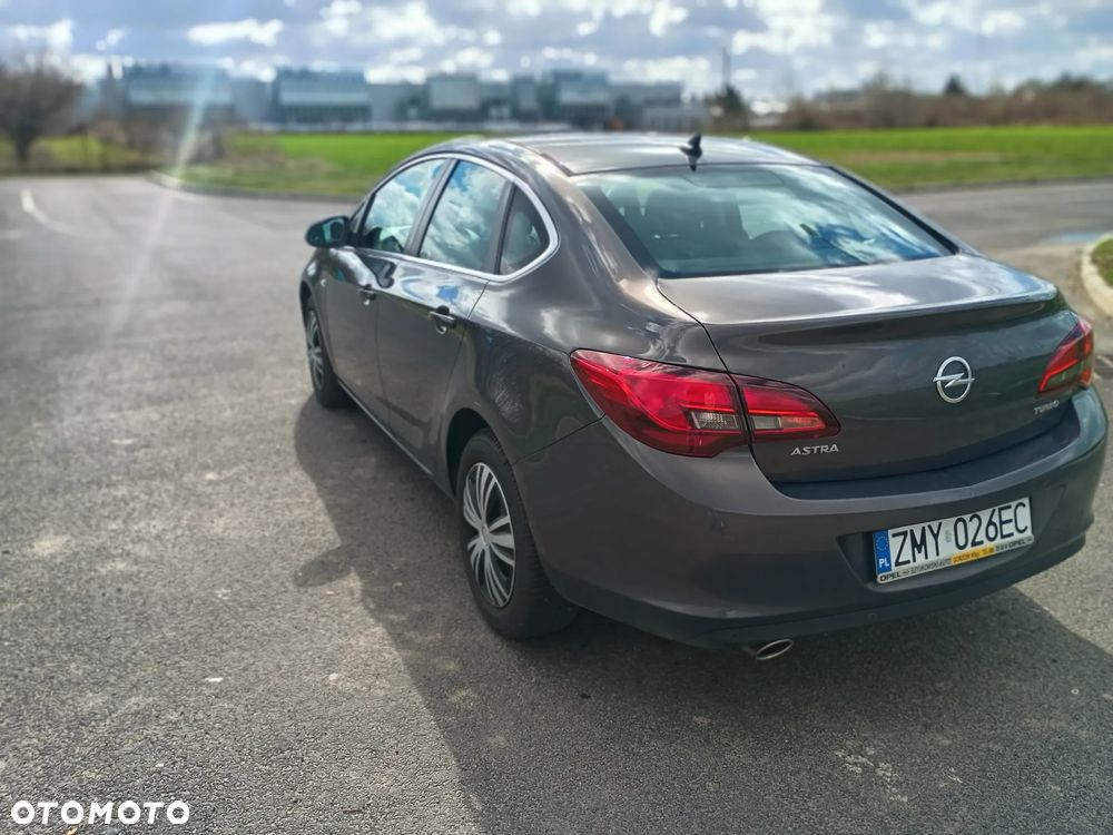 Opel Astra 1.4 T Enjoy - 8