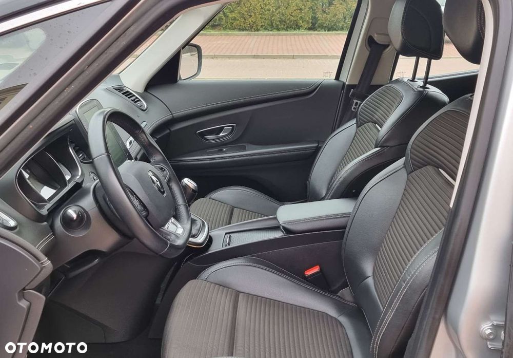 Renault Grand Scenic - 8