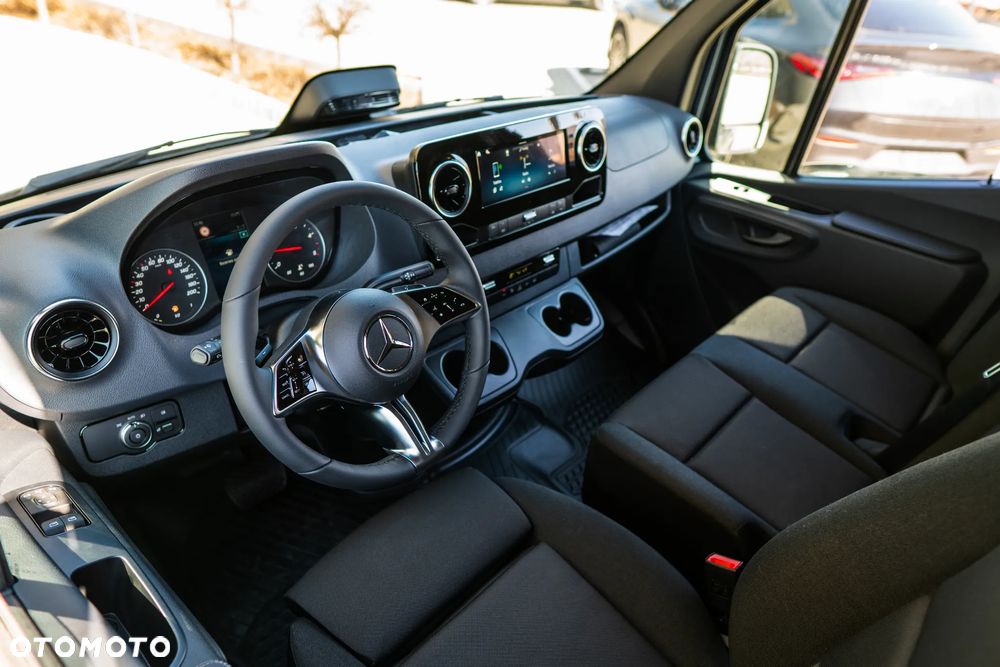 Mercedes-Benz Sprinter - 9