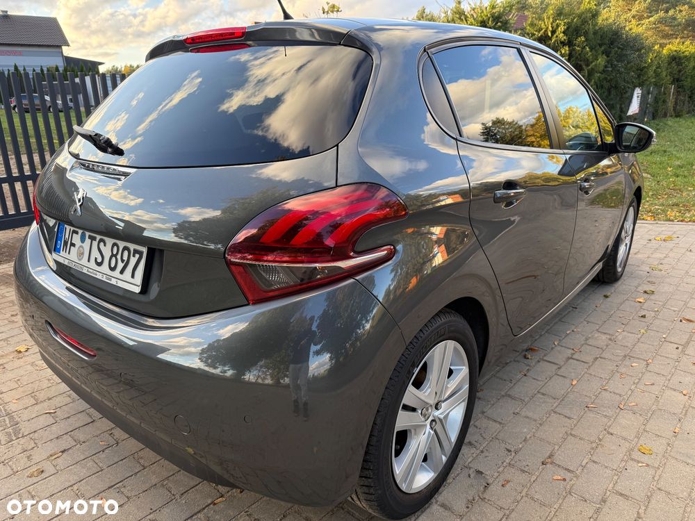 Peugeot 208 - 9