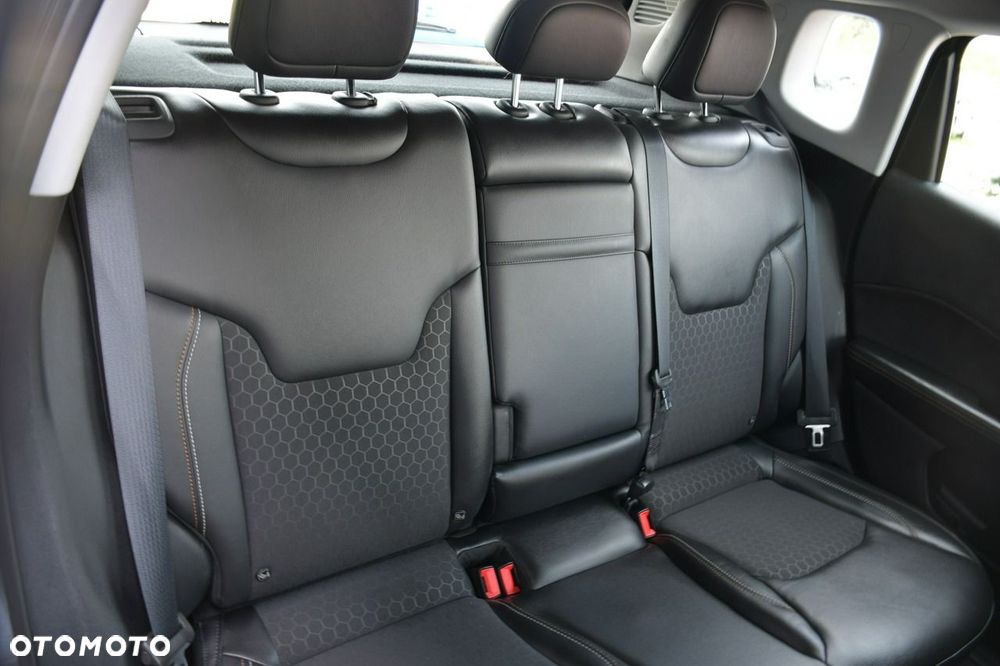 Jeep Compass - 13