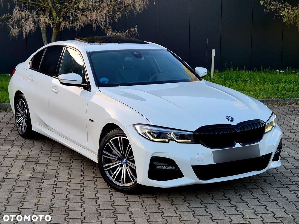BMW Seria 3 330e M Sport - 6