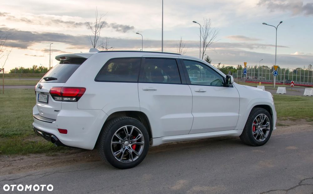 Jeep Grand Cherokee SRT - 4
