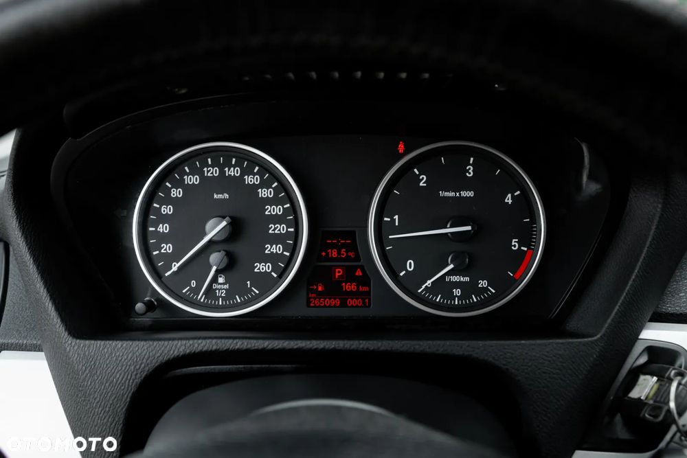BMW X5 xDrive30d - 23