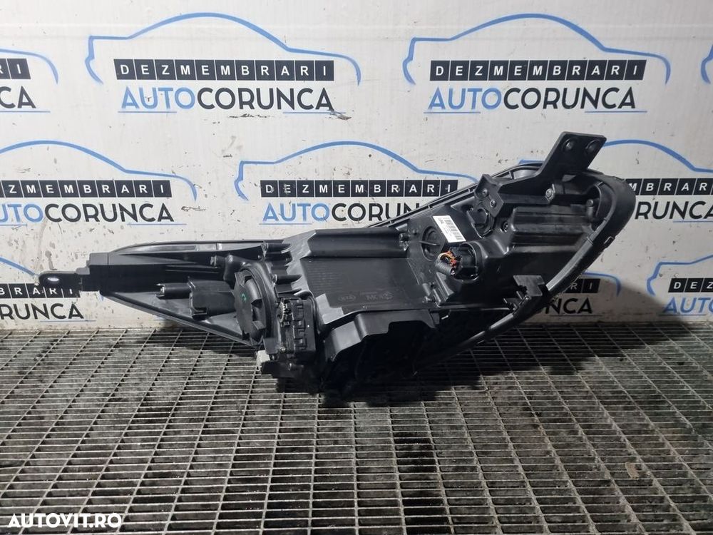 Far Stanga Kia Sportage IV 2016 - 2018 SUV 4 Usi (1355) Cu lupă L009L046EWB - 2