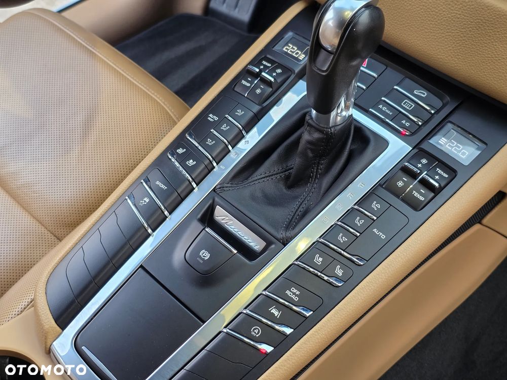 Porsche Macan - 30
