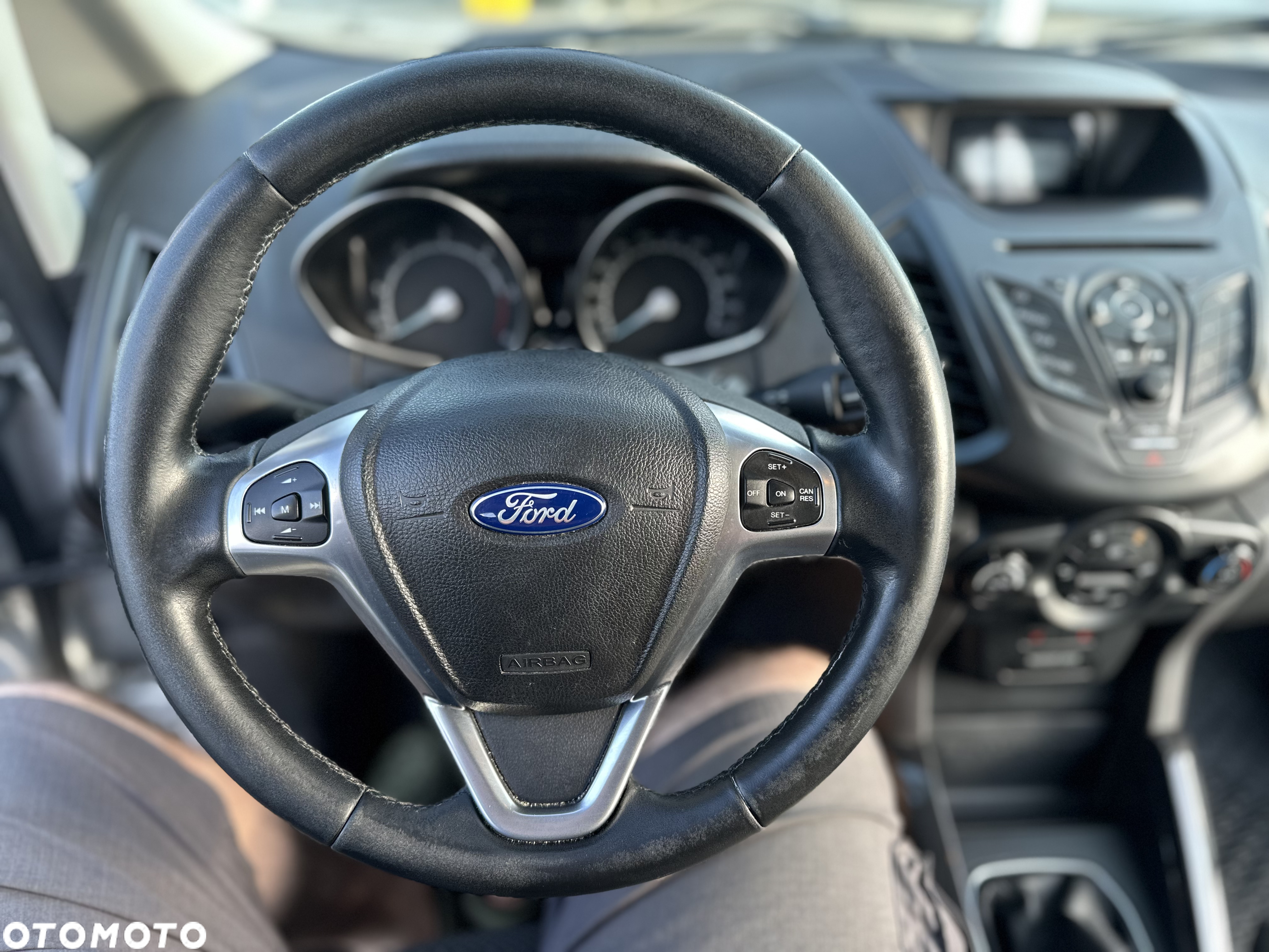 Ford EcoSport 1.5 EcoBlue TITANIUM - 14