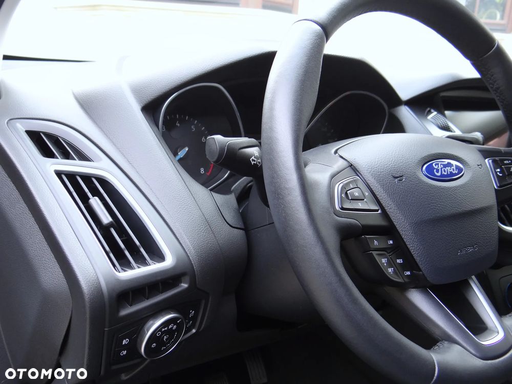 Ford Focus 1.0 EcoBoost Titanium ASS - 11