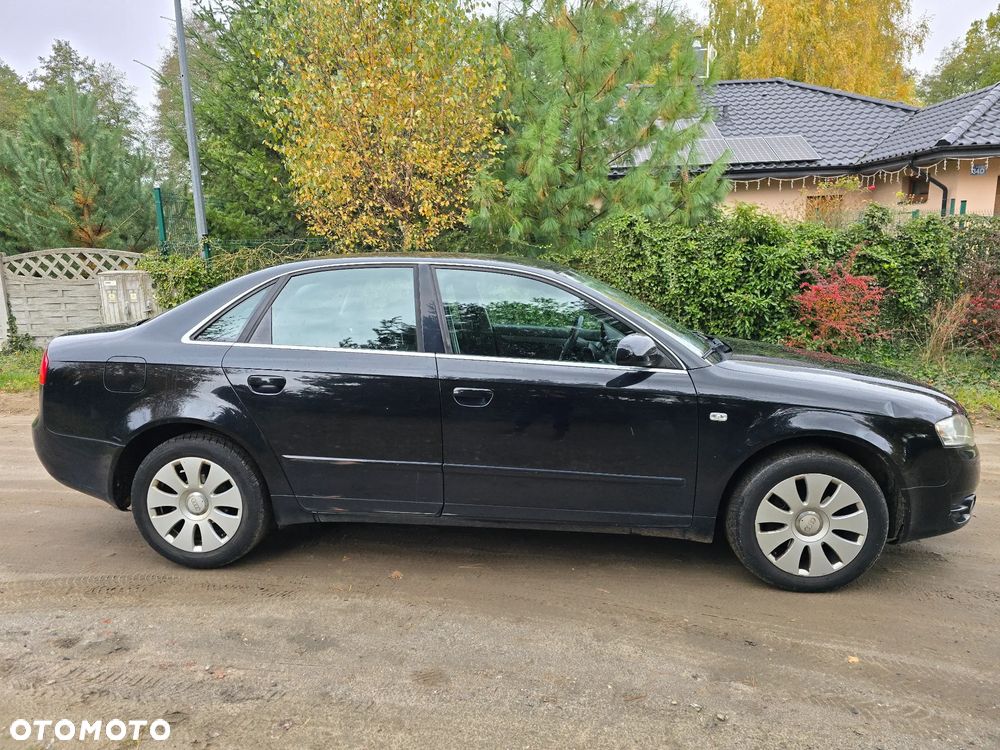 Audi A4 Limousine - 4