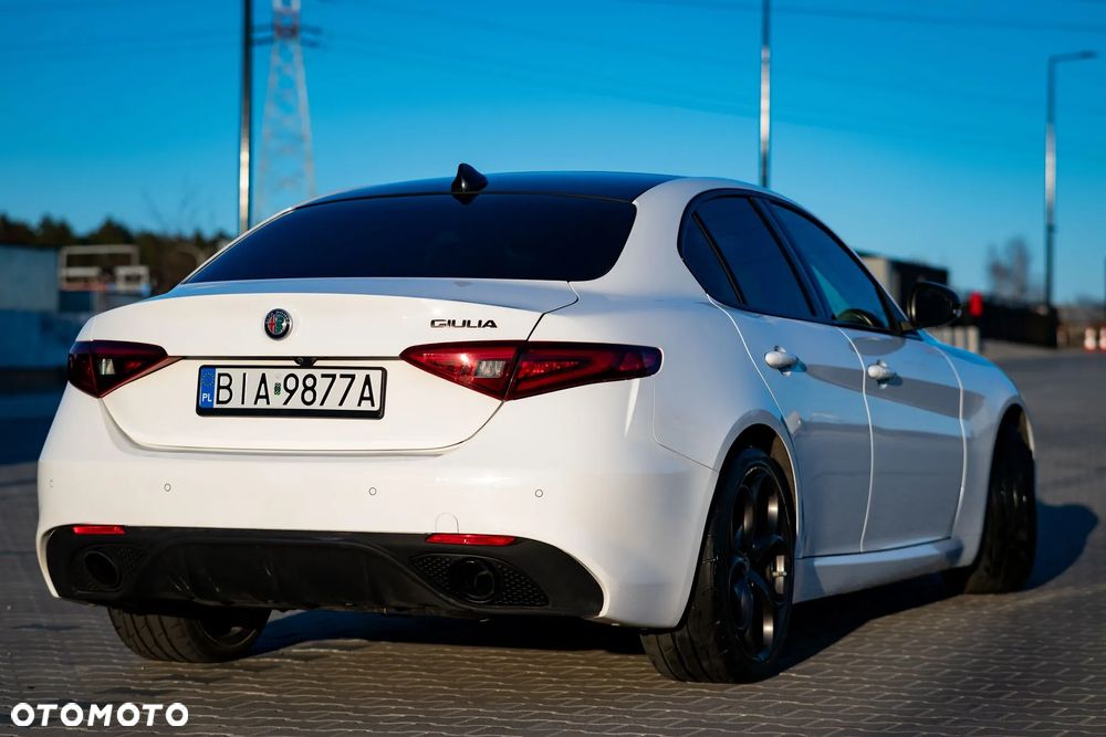 Alfa Romeo Giulia 2.0 Turbo 16V AT8 Veloce - 8