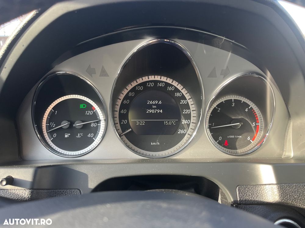 Mercedes-Benz C 250 CDI DPF (BlueEFFICIENCY) Avantgarde - 12