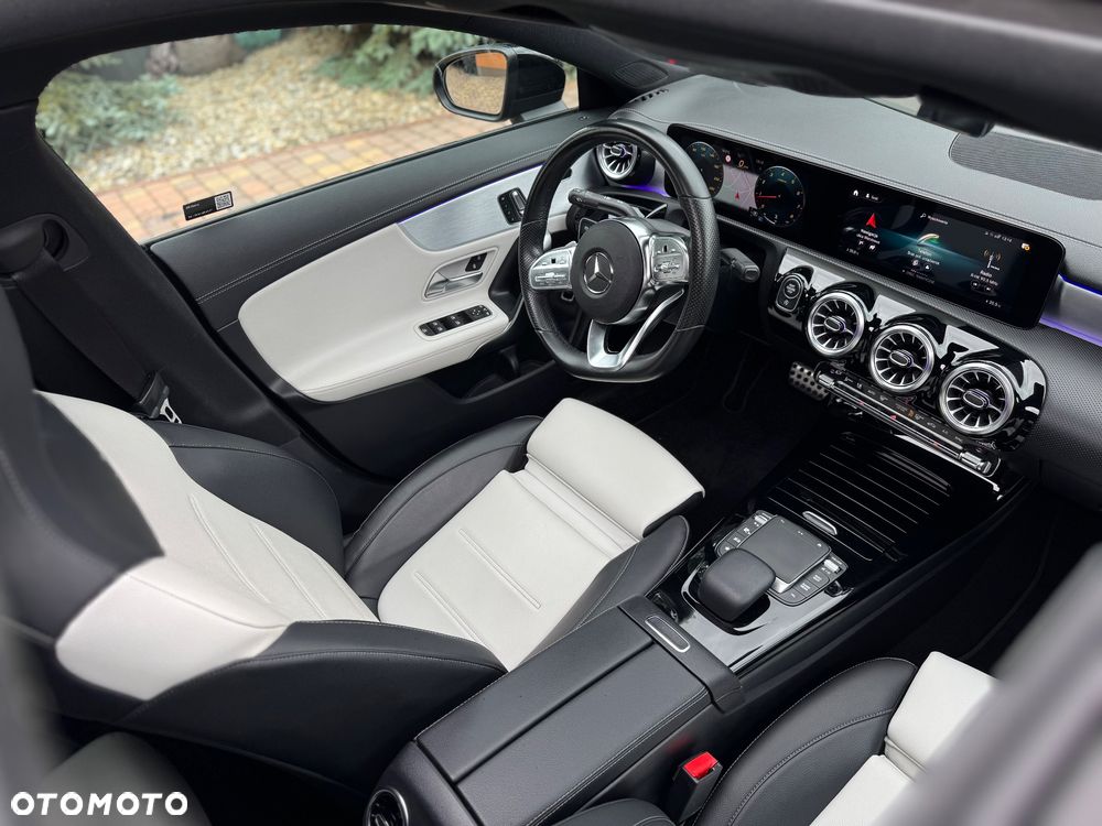 Mercedes-Benz CLA 200 AMG Line 7G-DCT - 11