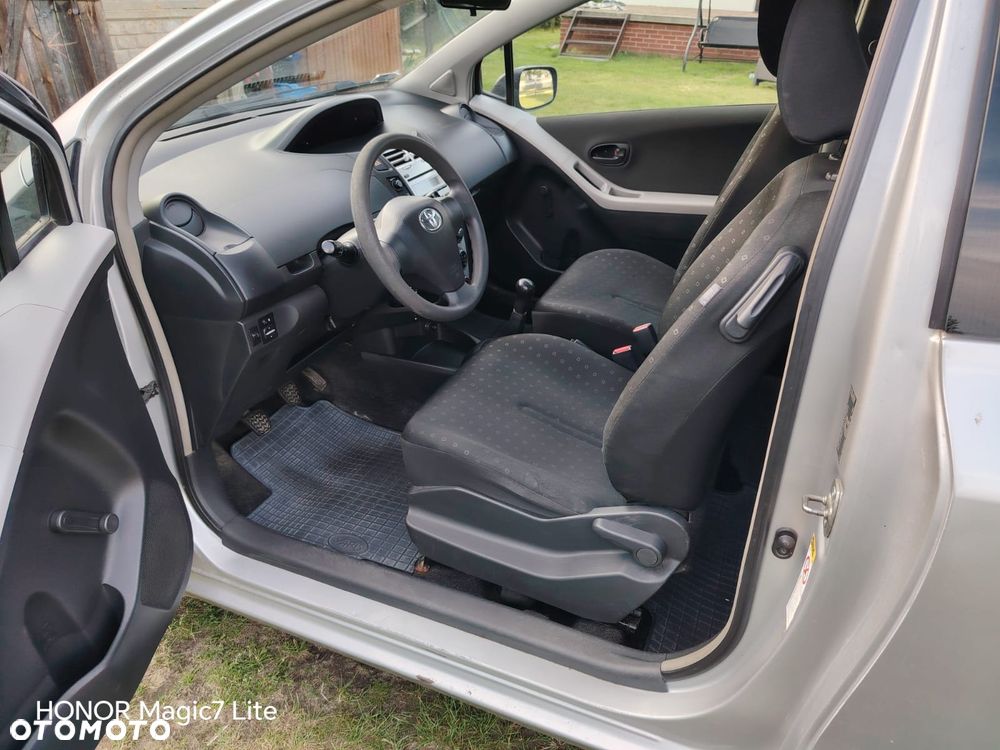 Toyota Yaris 1.3 Luna Gold - 4