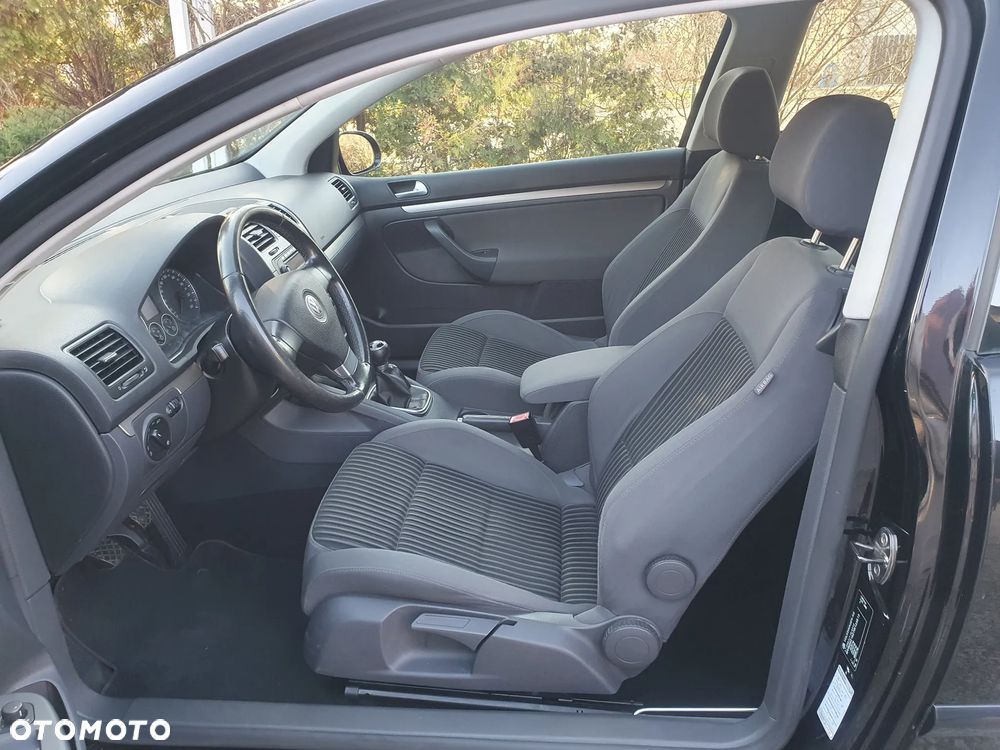 Volkswagen Golf - 10
