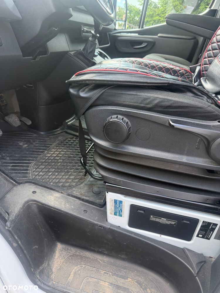 Mercedes-Benz Sprinter - 16