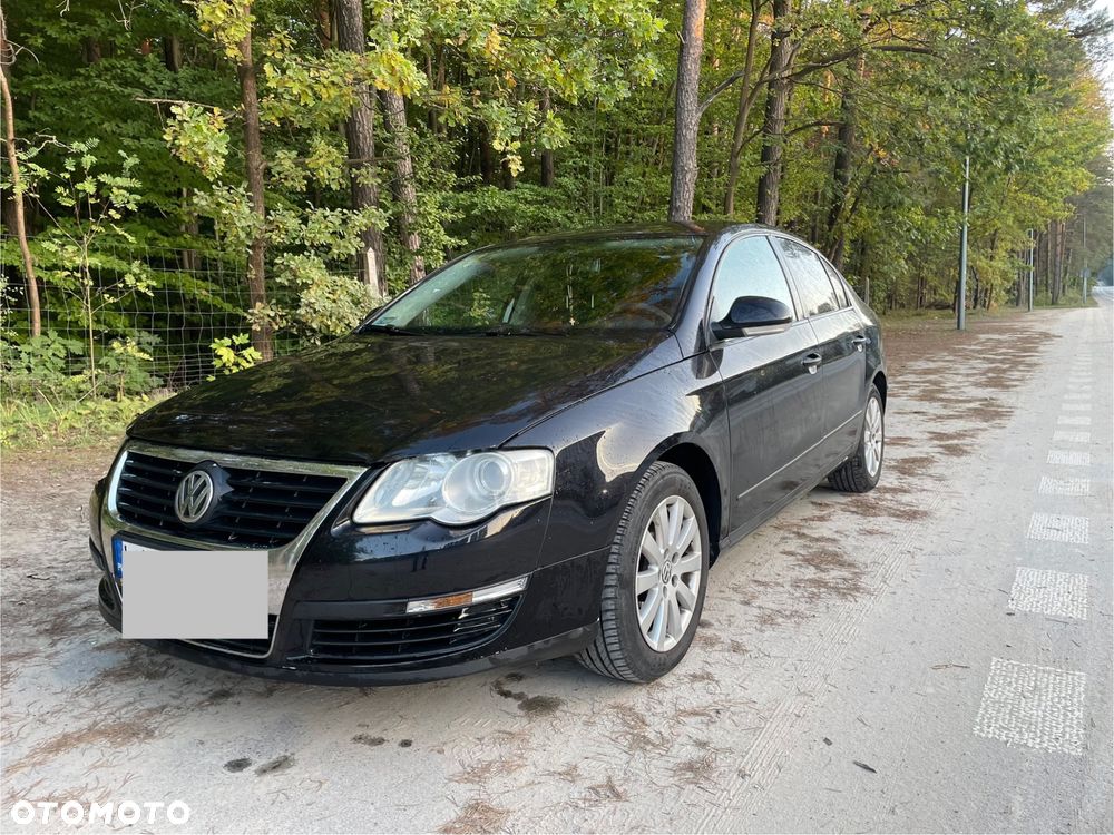 Volkswagen Passat - 1