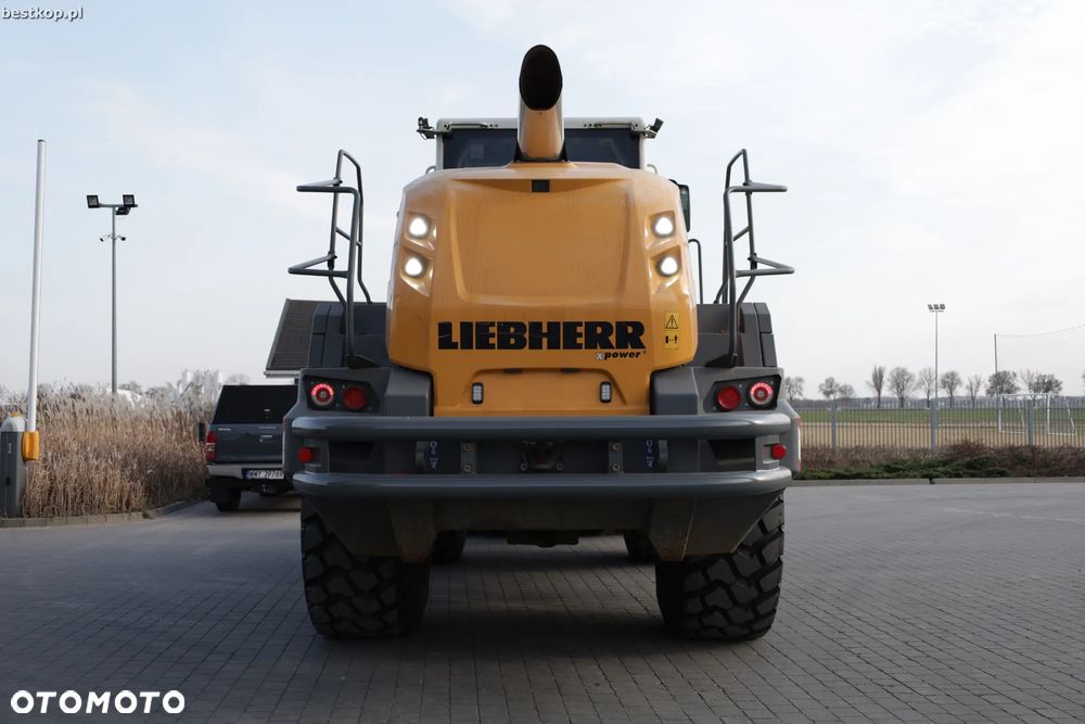 Liebherr L566 XPower - 8