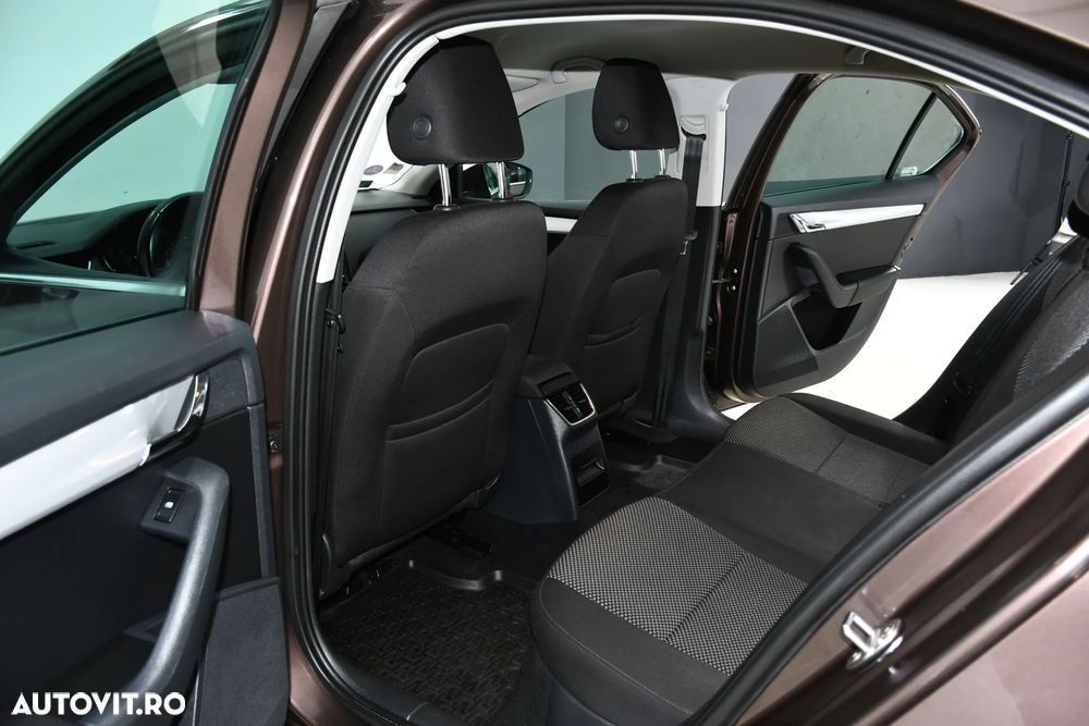 Skoda Octavia - 8