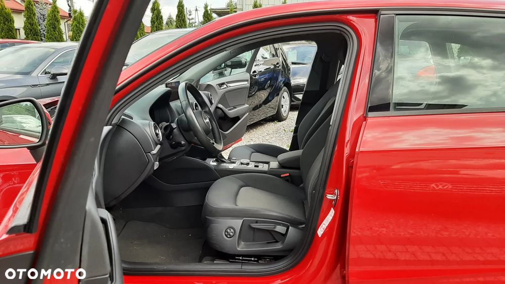 Audi A3 Sportback 2.0 TDI S tronic design - 18
