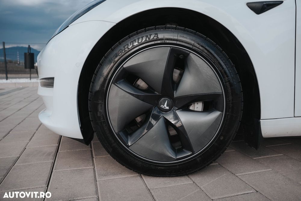 Tesla Model 3 - 20