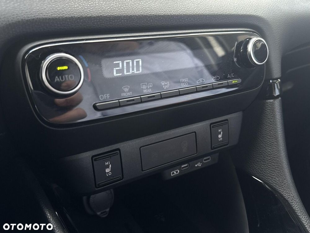 Toyota Yaris Hybrid 1.5 Style - 24