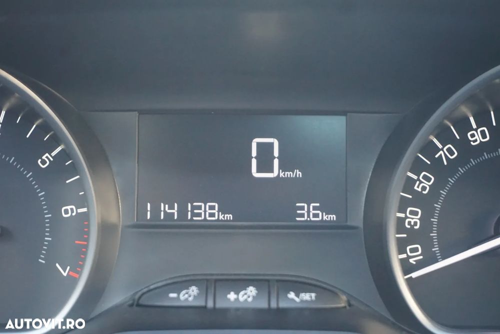 Peugeot 208 PureTech 82 Allure - 15
