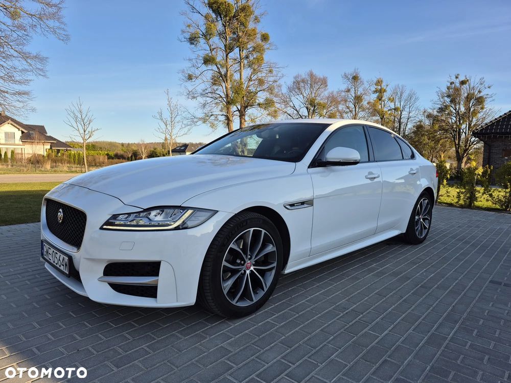 Jaguar XF 2.0 i4D AWD Prestige - 4