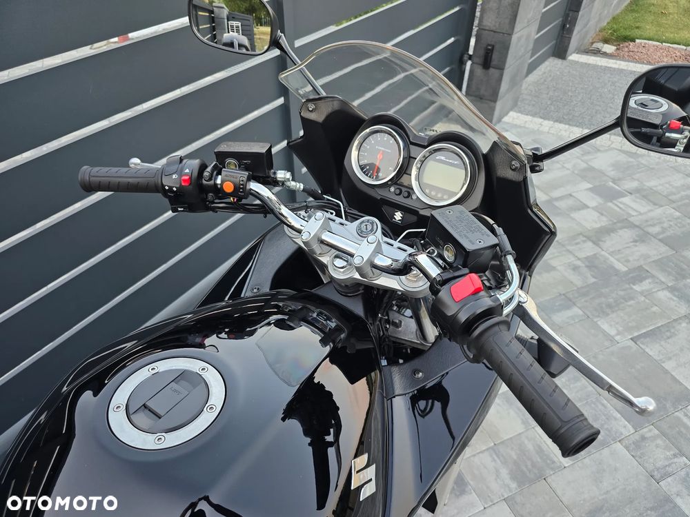 Suzuki Bandit - 24