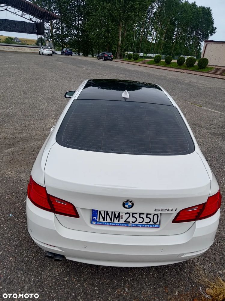 BMW Seria 5 528i - 7