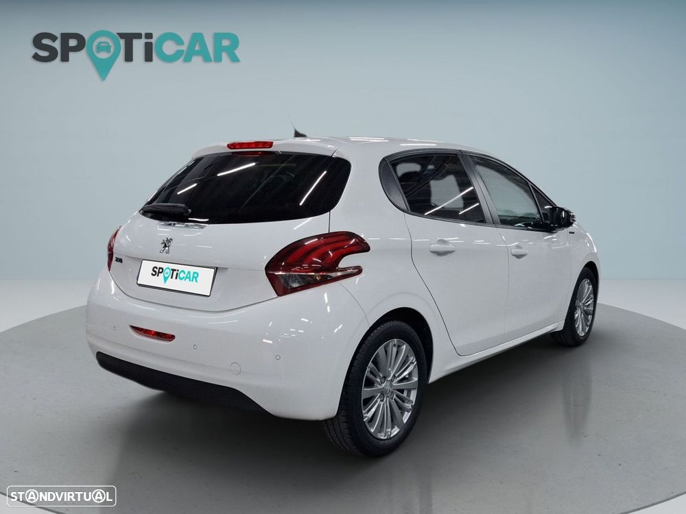 Peugeot 208 1.2 PureTech Signature - 8