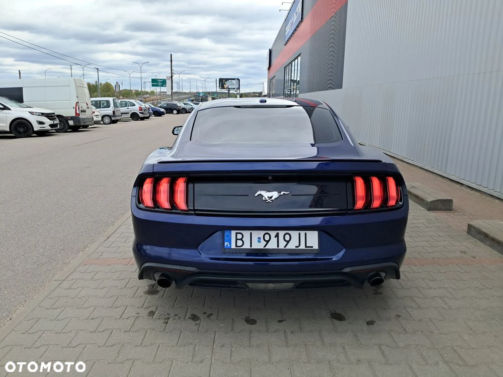 Ford Mustang - 5