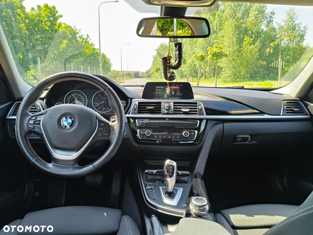BMW Seria 3 318d - 12