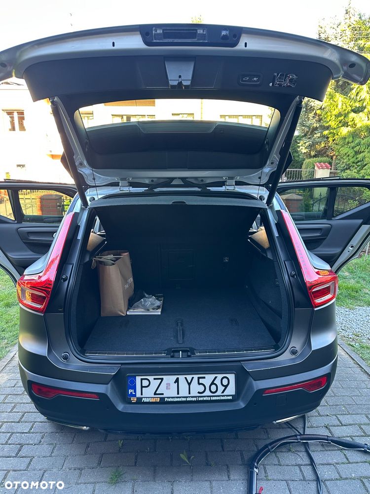 Volvo XC 40 D4 AWD R-Design - 24