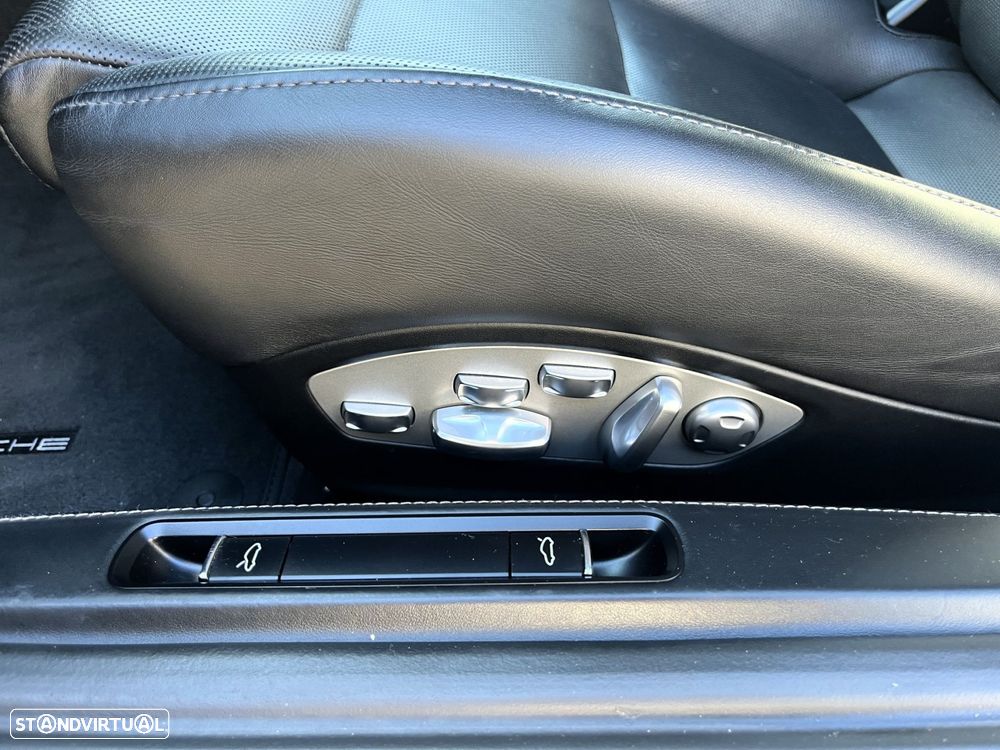 Porsche 911 (991) Turbo S PDK - 8