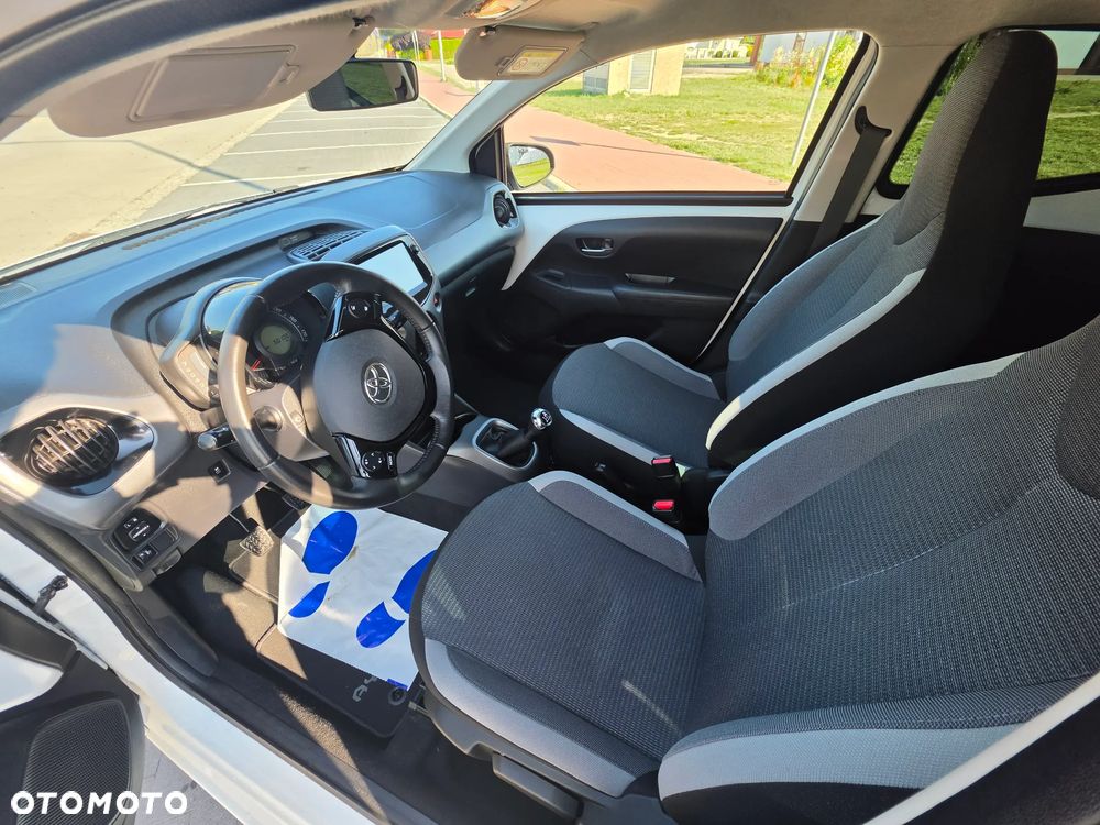 Toyota Aygo x-play - 12