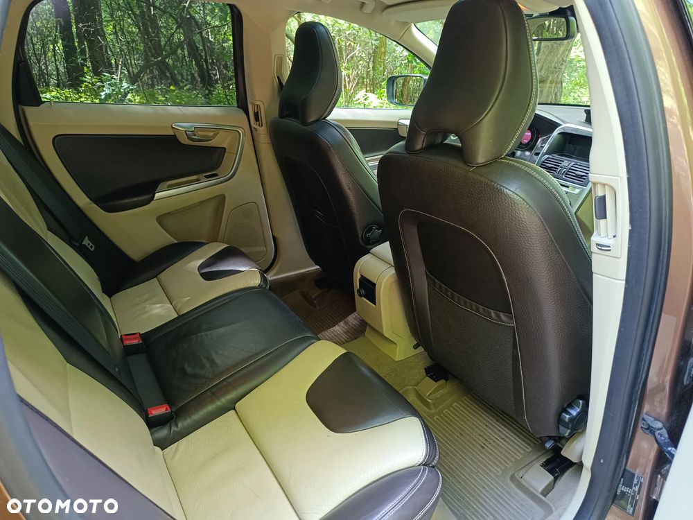 Volvo XC 60 DRIVe R Design - 14