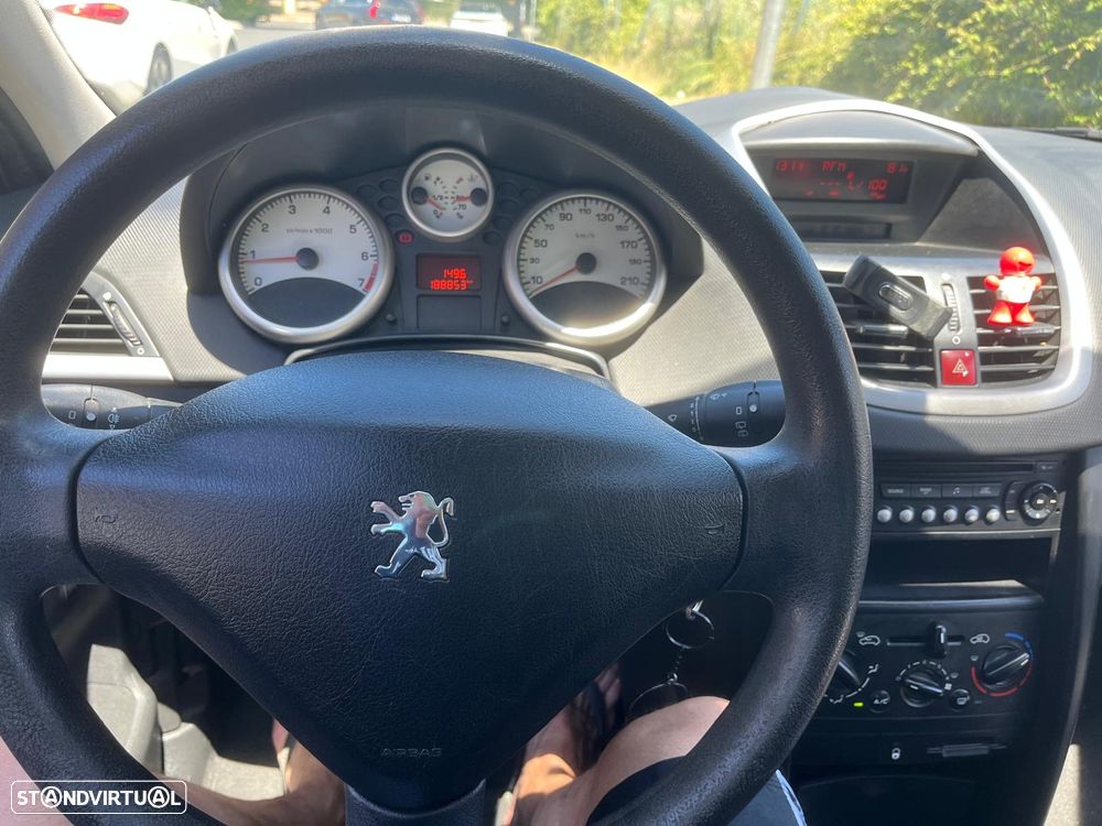 Peugeot 207 1.4 16V Trendy - 4