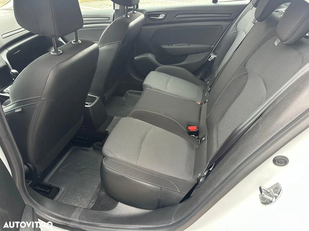 Renault Megane TCe Life - 10