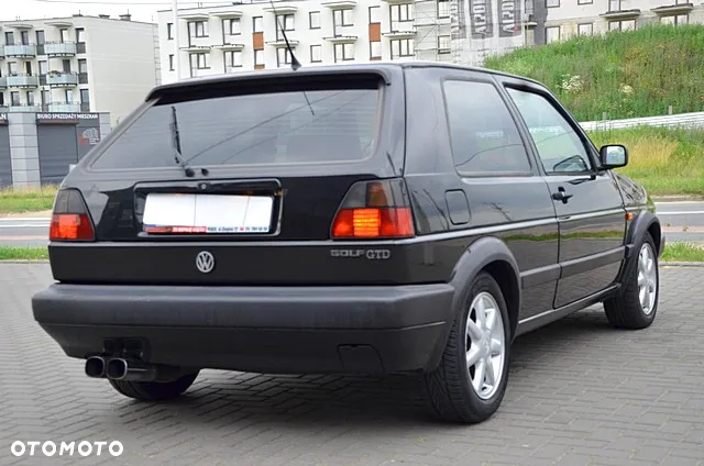 Volkswagen Golf 1.6 GTD TD - 10