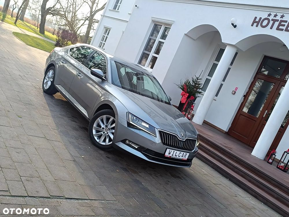 Skoda Superb 1.4 TSI ACT DSG Ambition - 37