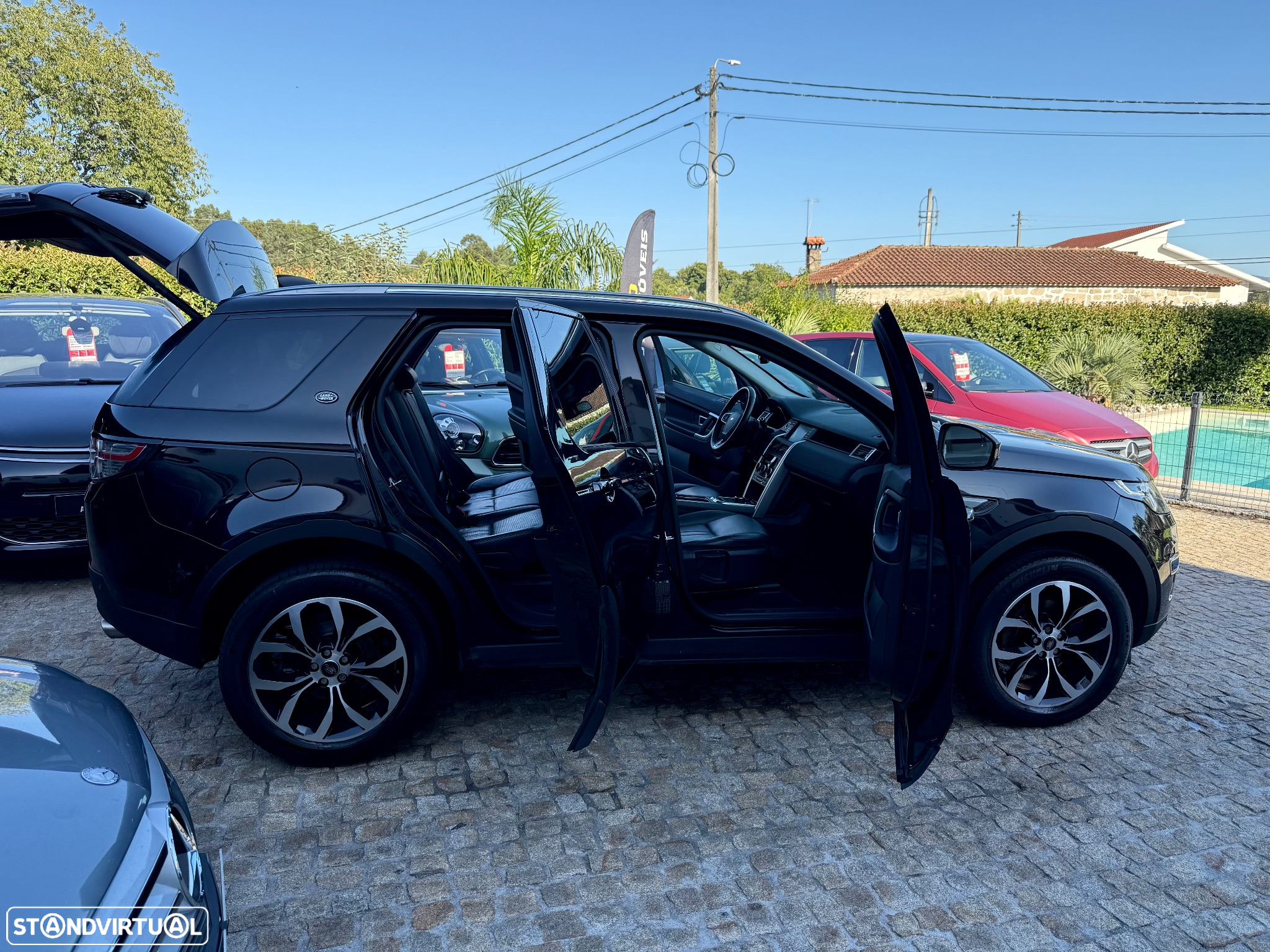 Land Rover Discovery Sport 2.0 TD4 HSE Luxury 7L Auto - 31