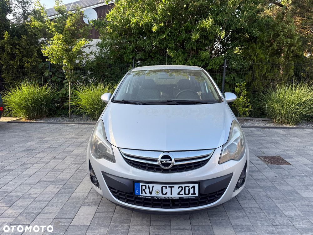 Opel Corsa 1.4 16V Cosmo - 12