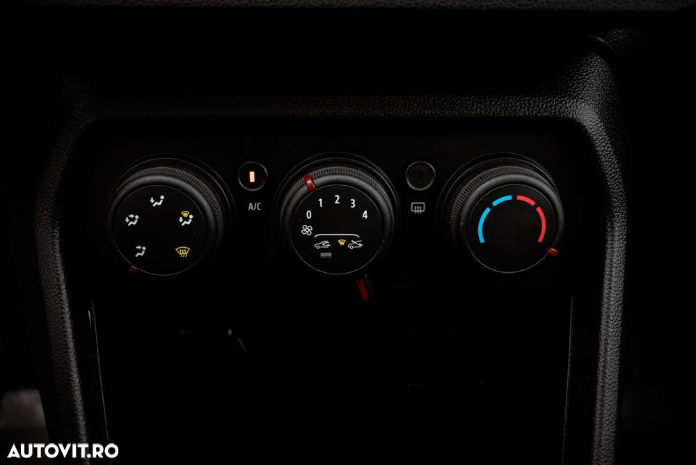 Dacia Logan TCe 90 MT6 Comfort - 29