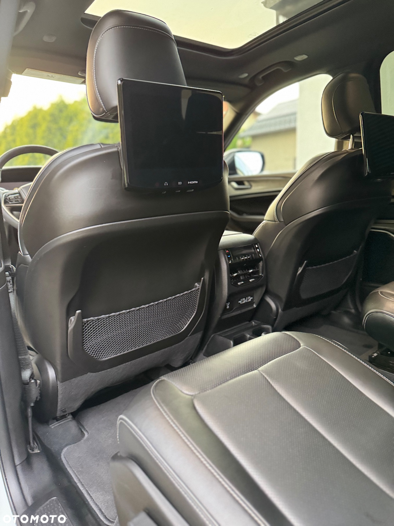 Jeep Grand Cherokee - 16