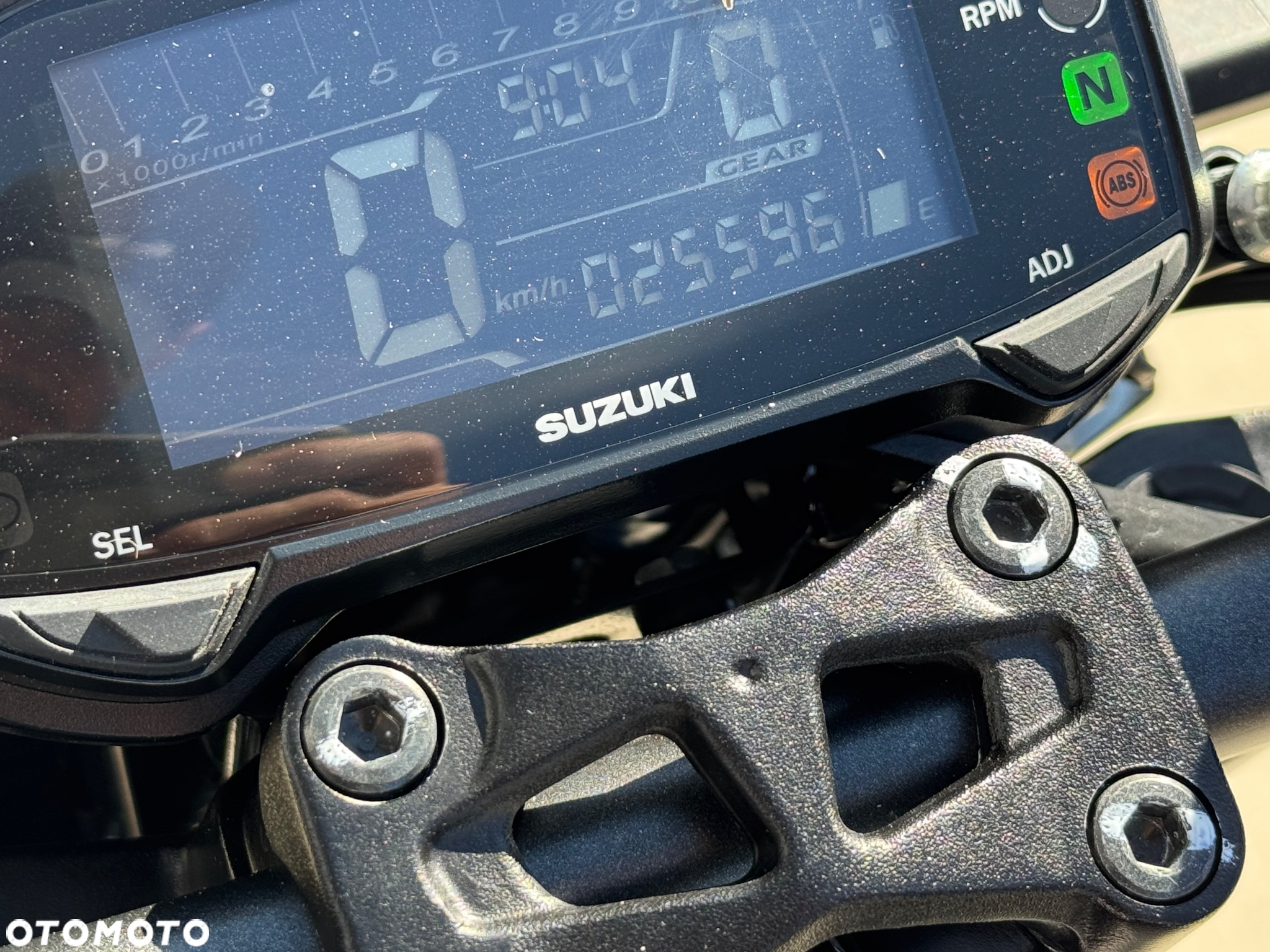 Suzuki GSX - 19